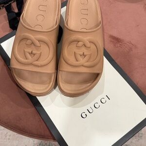 💯 Authentic Gucci Nude Slide Sandals